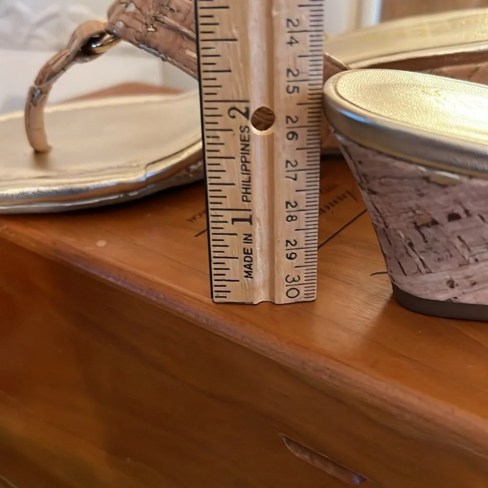 Lilly Pulitzer Cork/leather wedge Thong Sandal EEEUC - Picture 4 of 7